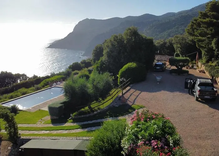 Isola Rossa Con Piscina *