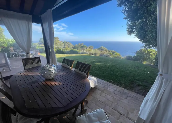 Isola Rossa Con Piscina