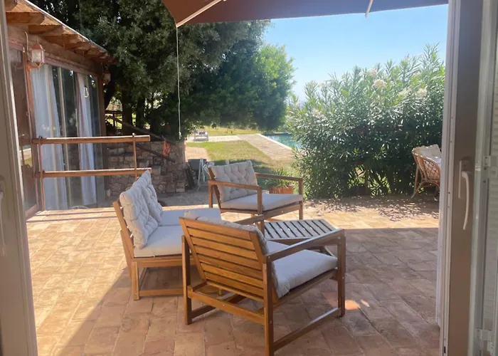 Isola Rossa Con Piscina *