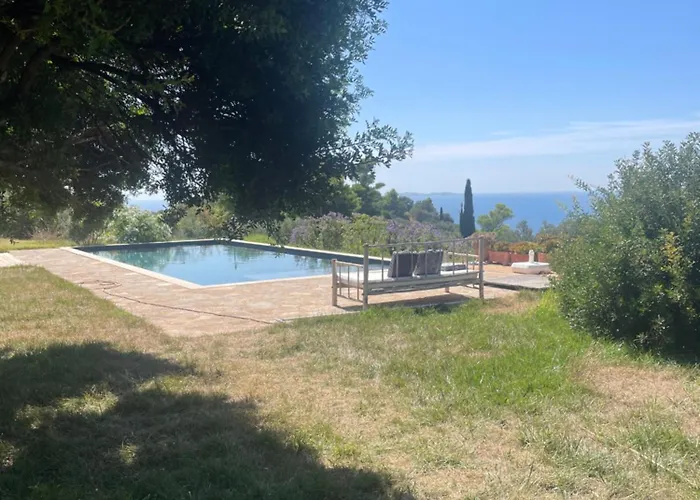 Isola Rossa Con Piscina Villa